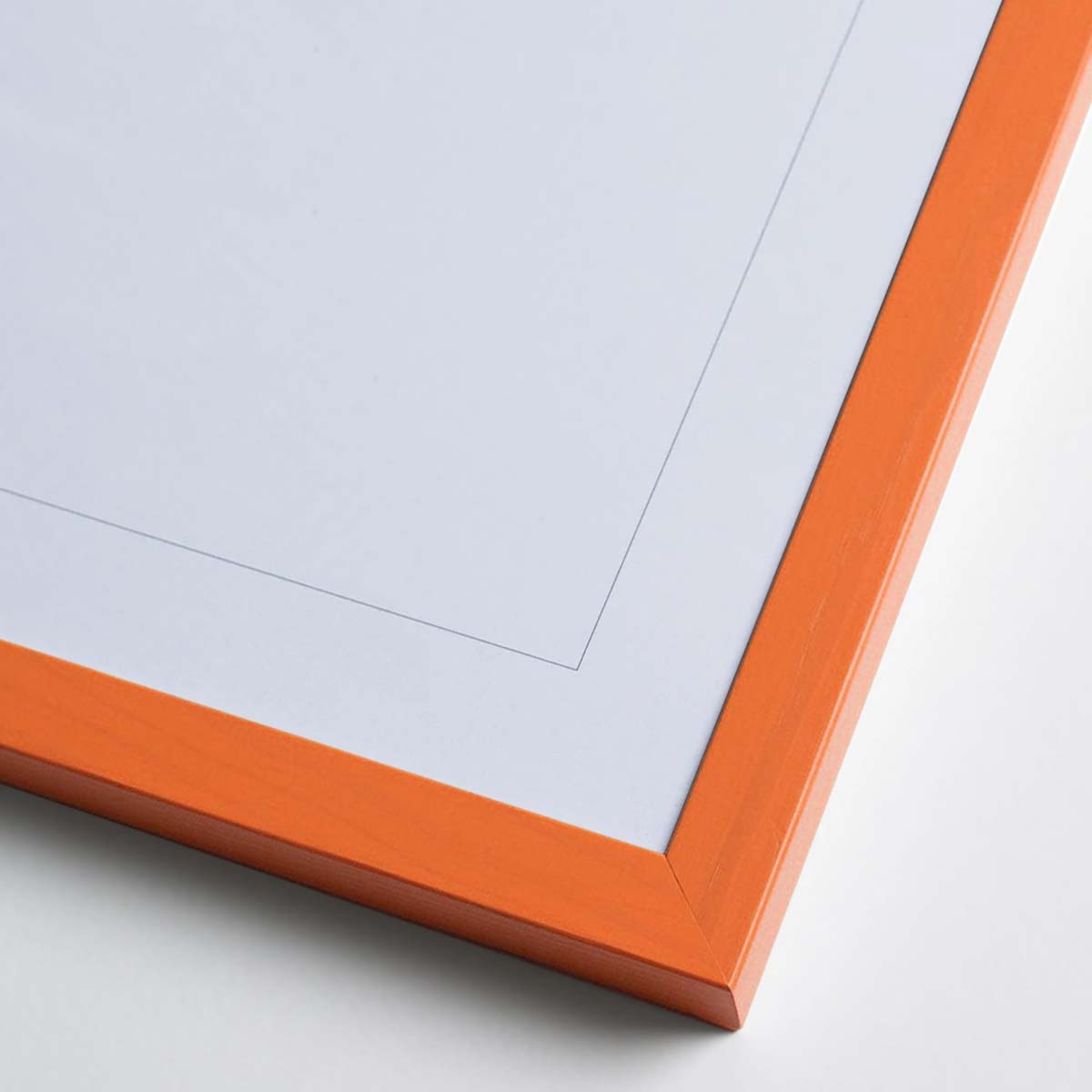 Orange Træramme – Orange ramme i træ - Indramning til plakater - Moderne ramme i massivt orangemalet træ - Aruhana